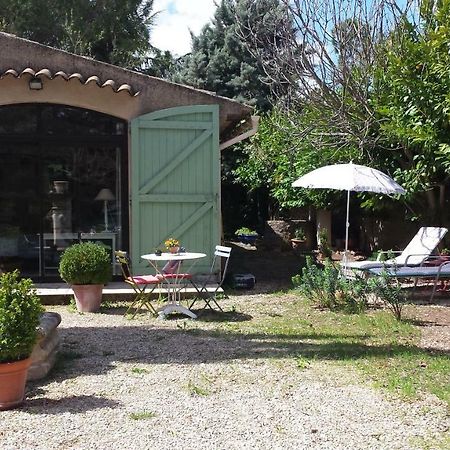 L'Oustalet Apartment La Tour-d'Aigues Bagian luar foto