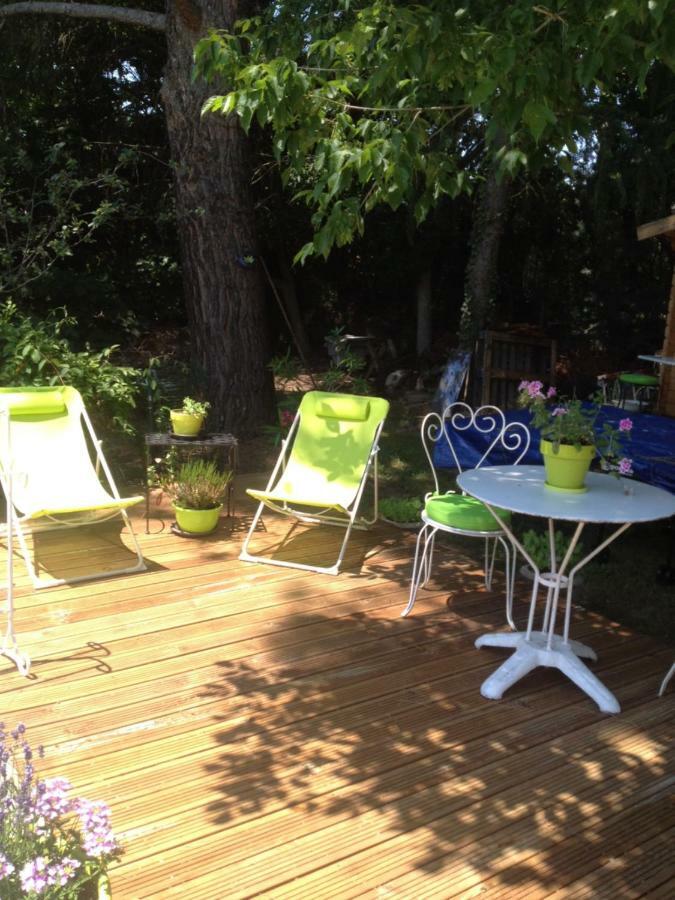 L'Oustalet Apartment La Tour-d'Aigues Bagian luar foto